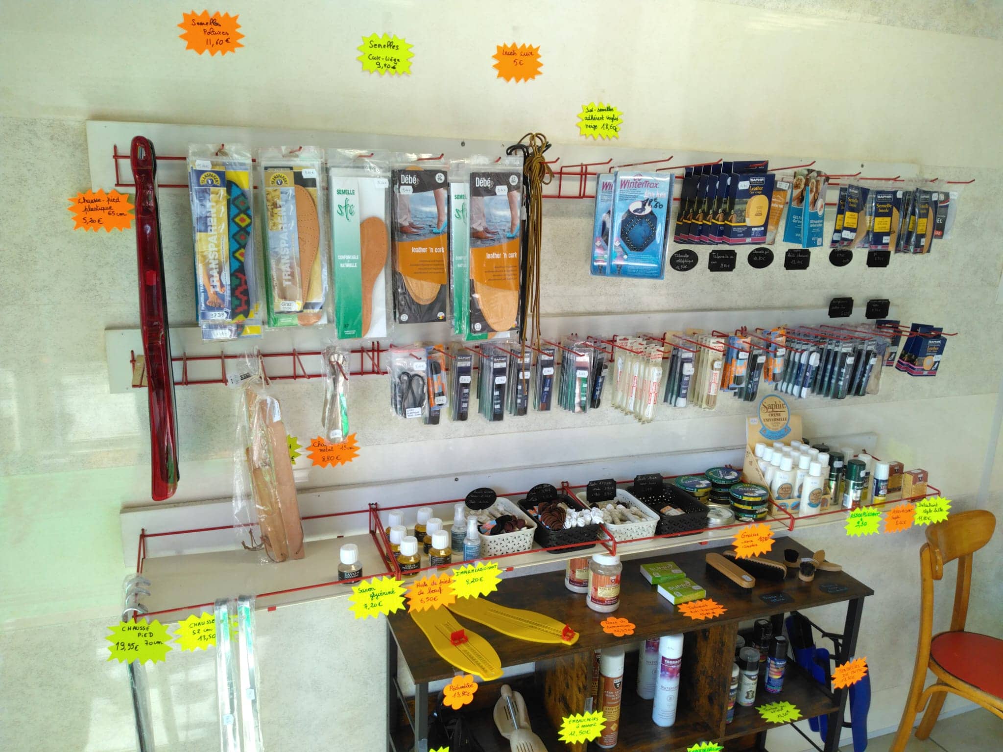 Vue partielle de la boutique l'Atelier d'Alba